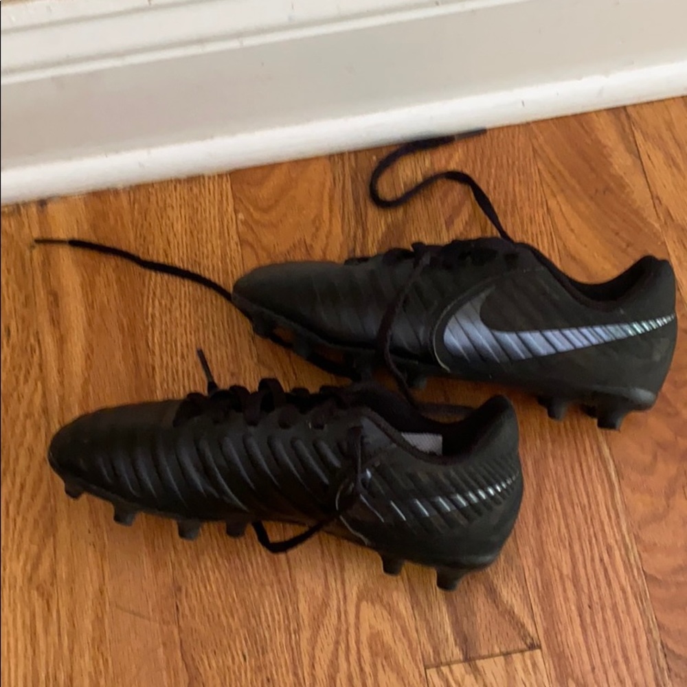 Kids soccer cleats